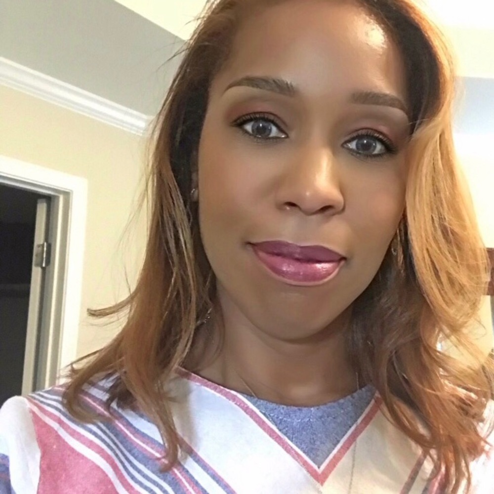 Meet your Posher, Monique